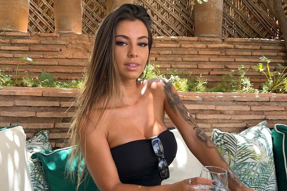 Carly Santos, influenciadora digital e namorada de Ricardo Mangas, prepara-se para ser mãe em Alvalade