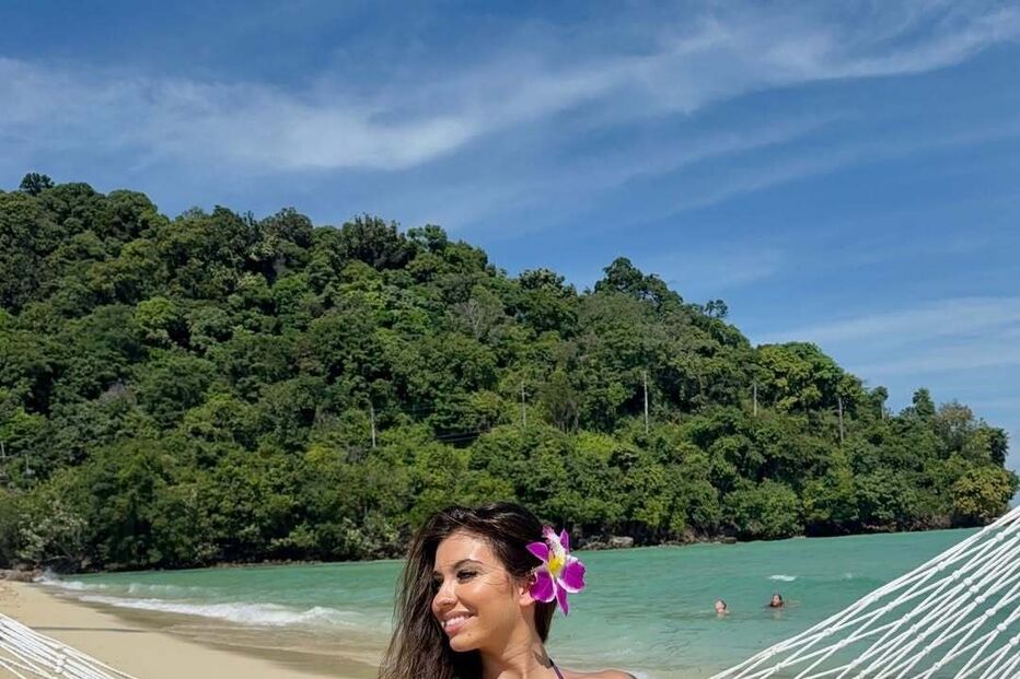 Carly Santos, namorada de Ricardo Mangas, influenciadora digital, prepara-se para ser mãe em Alvalade