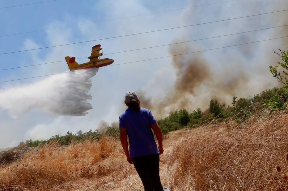 O país enfrenta perigo máximo de incêndios devido ao calor extremo