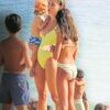 <![CDATA[ Kelly Bailey e Lourenço Ortigão a banhos com o filho no Algarve ]]>