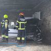 <![CDATA[ Carro destruído pelas chamas em garagem em Oliveira de Azeméis ]]>
