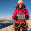 <![CDATA[ Drones não detetam sinais de vida de alpinista russa ]]>