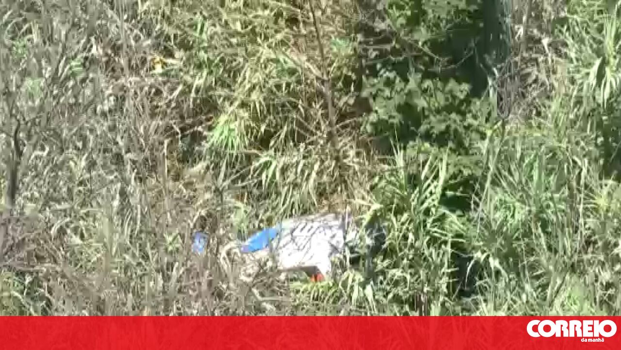 Carro da dupla Paulo Neto e Nuno Mota Ribeiro despista-se no rali da Madeira