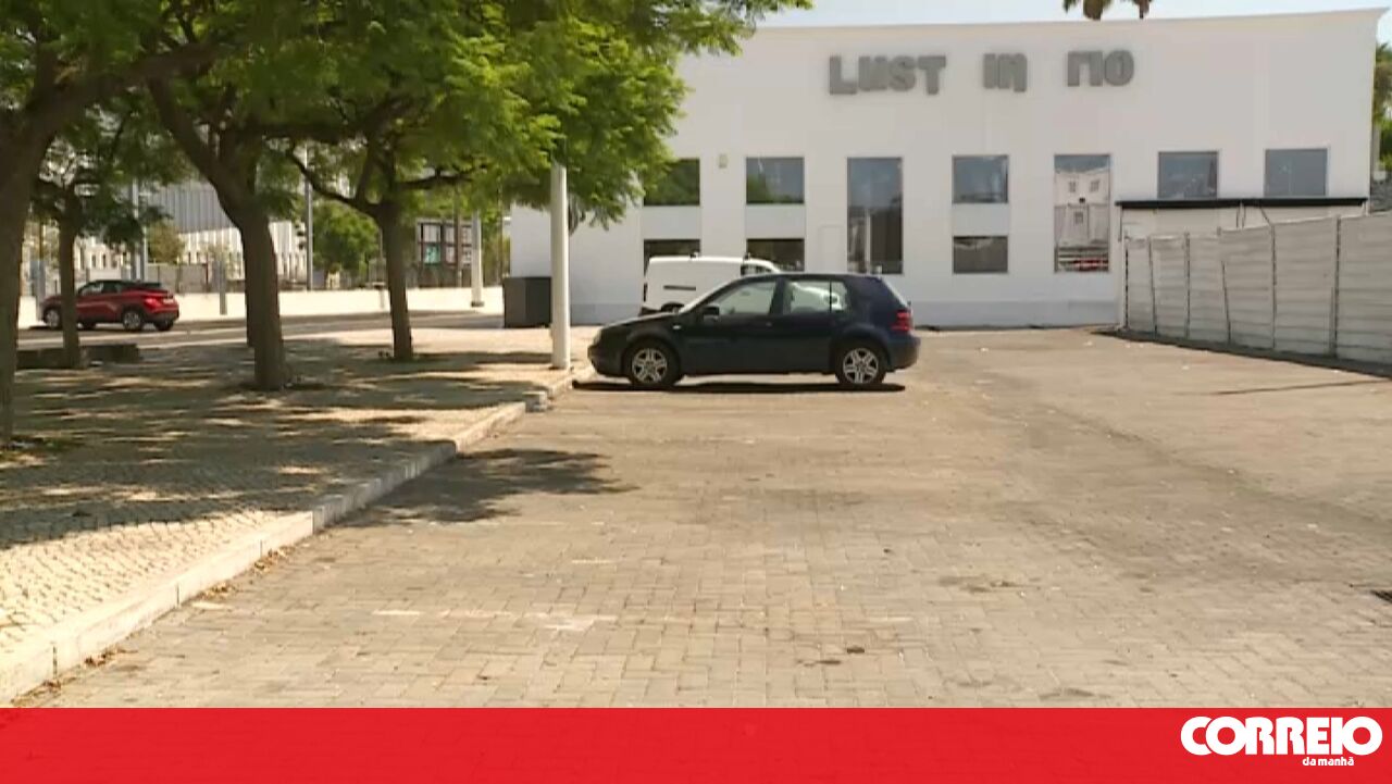 Lisbon PSP Arrests Drunk Prison Guard Brandishing Firearm Near Nightclub