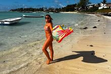 Sónia Araújo exibe boa forma física nas férias em Sanxenxo