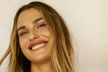 Aryna Sabalenka surge em topless em Miami após desilusão em Wimbledon