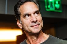 Victor Fasano revela sofrimento com a representação e a mudança para conservação