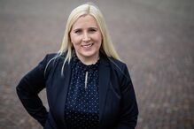 Josefa von Hohenzollern retoma candidatura após morte do marido e nascimento do filho Leopold