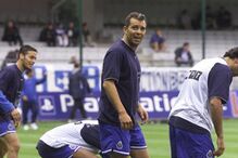 Jogador durante aquecimento antes do jogo em 2001