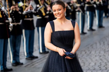 Princesa Isabella criticada por usar camisola com frase controversa no Festival de Skanderborg