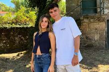 Gabri Veiga, novo jogador do FC Porto, com a noiva, Carla Leins, perto da sua terra natal
