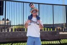 Após morte do filho, influenciadora Emilie Kiser luta para proteger a sua memória