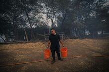 Popular ajuda a afastar chamas de habitações em Vila Real 