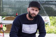 Ex-futebolista Marcus Urban denuncia ocultação da homossexualidade no futebol europeu