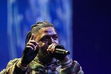 Concerto no Sol da Caparica com artista ao microfone