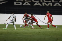 Benfica defronta E. Amadora 