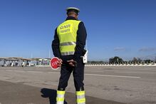Motociclistas entram em contramão na A2 para recuperarem carteira 