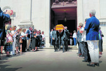 Funeral de Estado no adeus a Teresa Caeiro