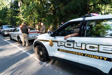 FBI faz buscas na casa e no escritório de John Bolton