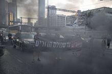 Israelitas exigem acordo para Gaza em protesto com bloqueios de estradas