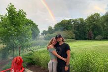 Prince Jackson e Molly Schirmang celebram noivado com tema de Michael Jackson.
