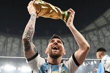 Leonel Messi com a Taça do Campeonato do Mundo