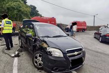 Colisão entre carro e motociclo em Famalicão causa ferido grave, assistido pelos bombeiros