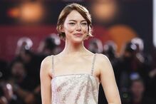 Emma Stone veste Louis Vuitton no Festival de Veneza