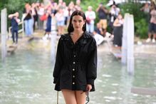 Festival de Veneza recebe celebridades como Emma Stone e Julia Roberts