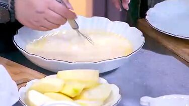 Aprenda a confecionar tarte de maçã 