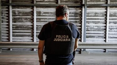 Cliente abusa de menor dentro de loja em Armação de Pêra