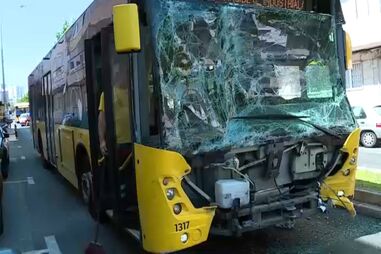 Sete feridos em colisão entre dois autocarros na Damaia