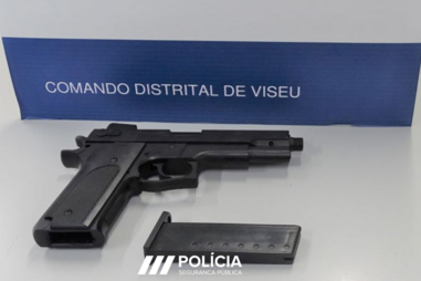 Assalta 'bombas' com pistola falsa