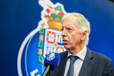 Dirigente do FC Porto admite homenagem a Jorge Costa com retirada da camisola 2