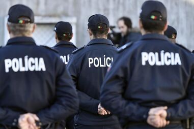 Polícias com medo de procurar apoio psicológico ou psiquiátrico