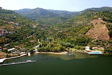 Um morto e um ferido em praia fluvial de Resende no rio Douro