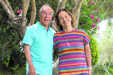 Luís Marques Mendes e a mulher, Sofia, em Vilamoura