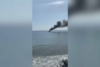 Vídeo mostra embarcação em chamas onde seguia família na ilha da Madeira