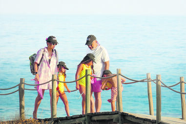 Ministro Miguel Pinto Luz com família unida durante as férias