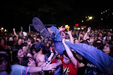 Festivaleiros no penúltimo dia do Paredes de Coura