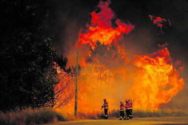 Suspeitos detidos causaram incêndios que foram prontamente combatidos pelos bombeiros