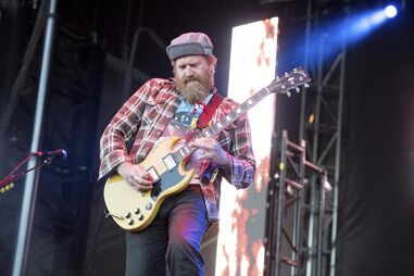 Antigo guitarrista e vocalista de Mastodon Brent Hinds morre em acidente nos EUA