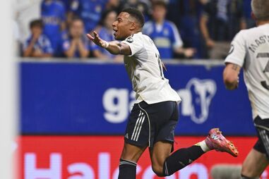 Mbappé marca dois golos na vitória do Real Madrid 