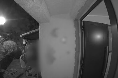 Bombeiro madeirense espanca a mulher frente ao filho de 9 anos