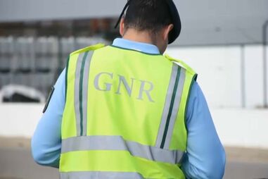 Idoso morre afogado na piscina de casa em Loulé