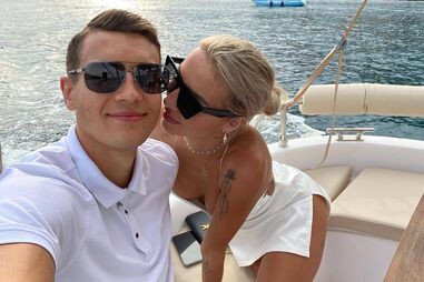 Jakub Kiwior surge com Claudia Kowalczyk, dançarina de twerk