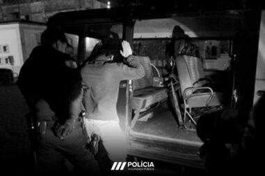 Armas brancas apreendidas em operação da PSP na Baixa de Faro