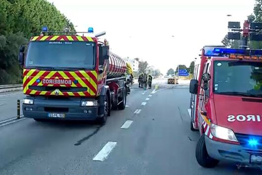 Dois mortos em colisão entre três veículos na EN14. Uma das viaturas fugia à GNR