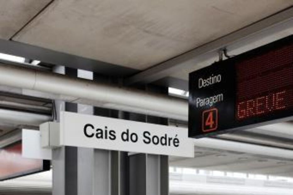 Greve no Cais do Sodré causa transtorno a passageiros