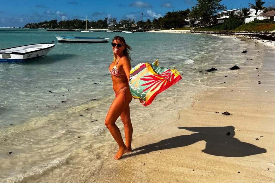 Sónia Araújo exibe boa forma física nas férias em Sanxenxo